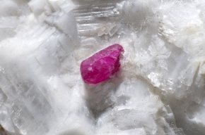 コランダム | Corvet Photo Agency