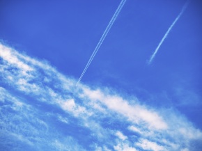 飛行機雲 飛行機雲「X」出現 注目の空の写真 ウェザーニュース